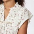 Neo Noir - Jayla Small Blossom Top - Creme