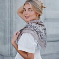 Neo Noir - Adelina Paisley Knit Scarf - Beige Melange