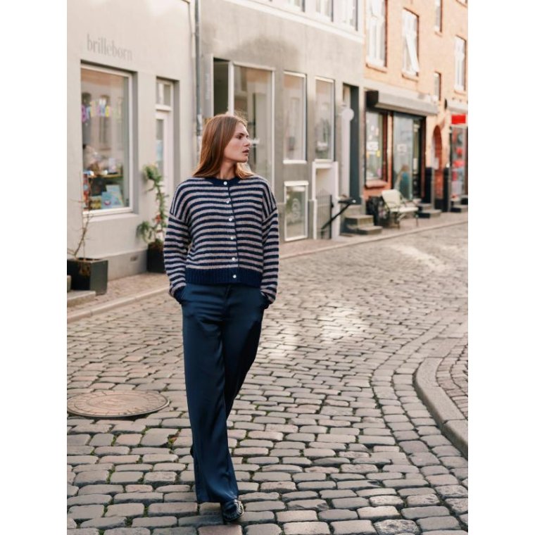 Neo Noir - Isana Stripe Fluffy Knit Cardigan - Navy striped