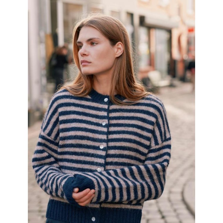Neo Noir - Isana Stripe Fluffy Knit Cardigan - Navy striped