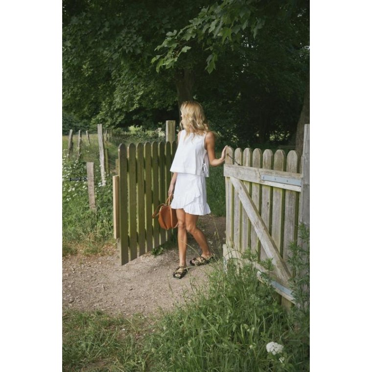 Neo Noir - Svetlana linen Top - White