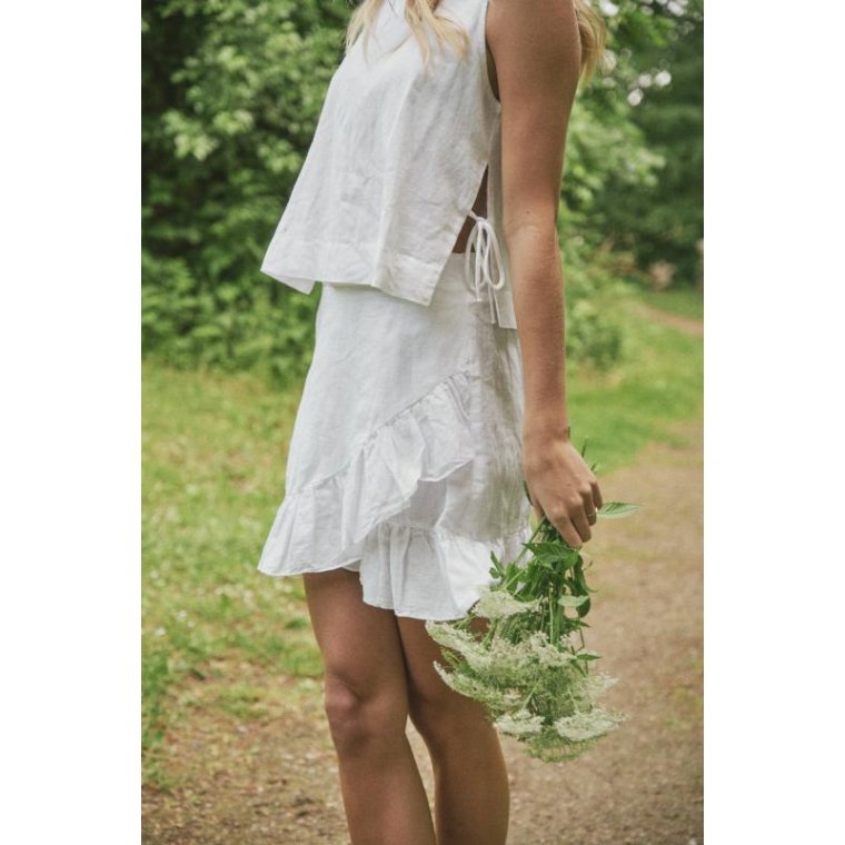 Neo Noir - Svetlana linen Top - White