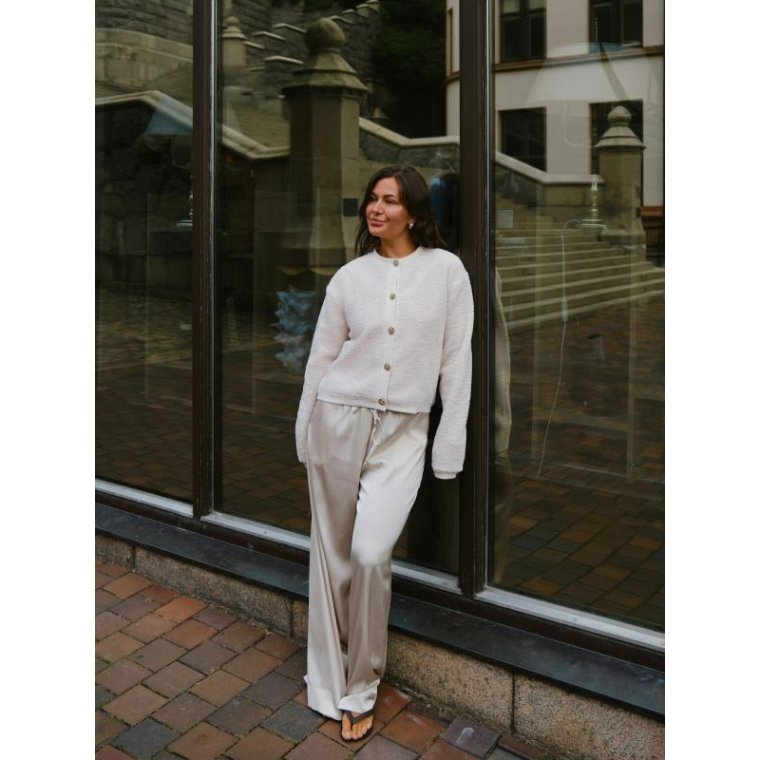 Neo Noir - Limo Fluffy Knit Cardigan - Creme