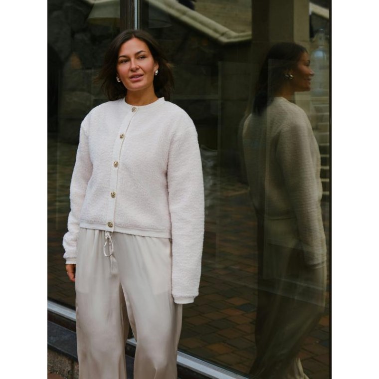 Neo Noir - Limo Fluffy Knit Cardigan - Creme