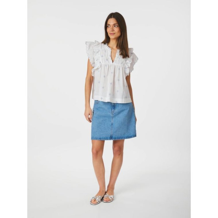 Neo Noir - Jayla Embroidery Top - White