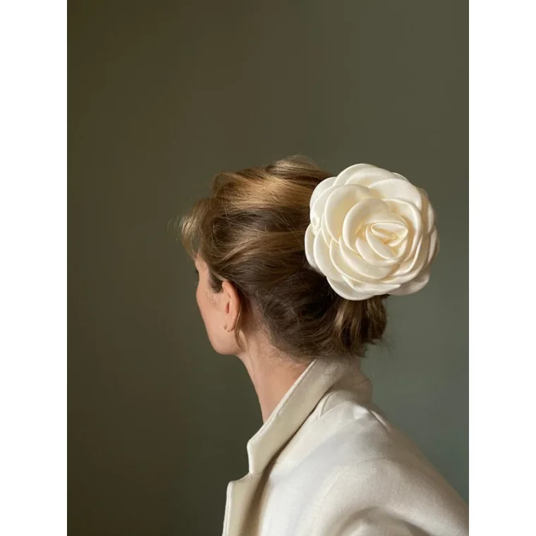 PICO - Giant Satin Rose Claw - Nude