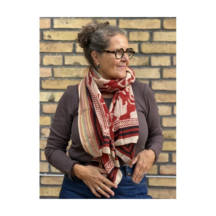 Craft Sisters - Bagru Scarf - Red with Animal - 01	