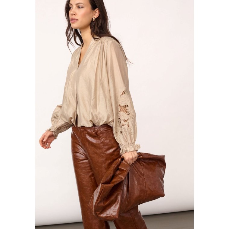 Co`couture - DelinCC Balloon Emb Shirt - Mink