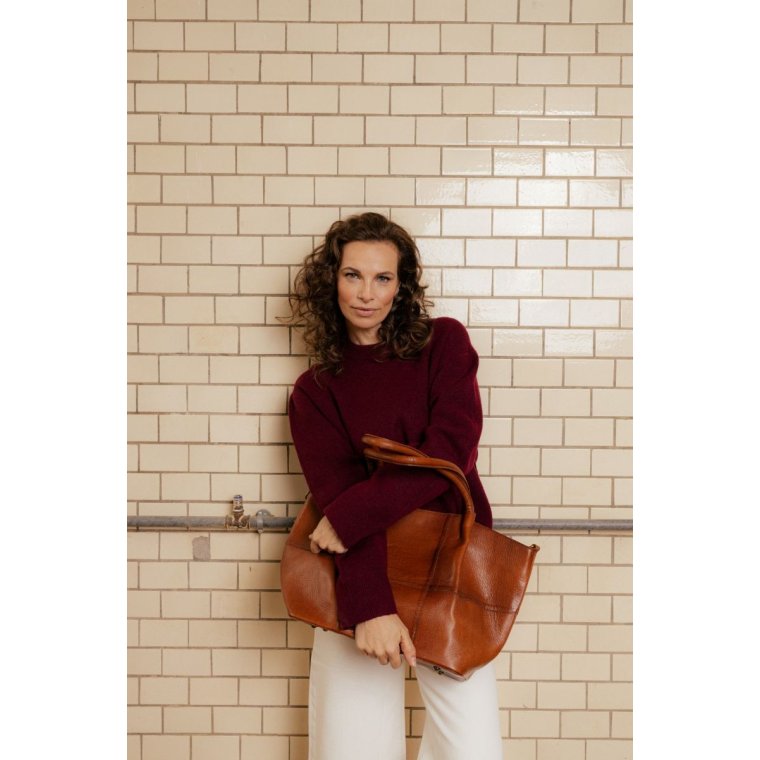 REDESIGNED - Mane Big - Walnut