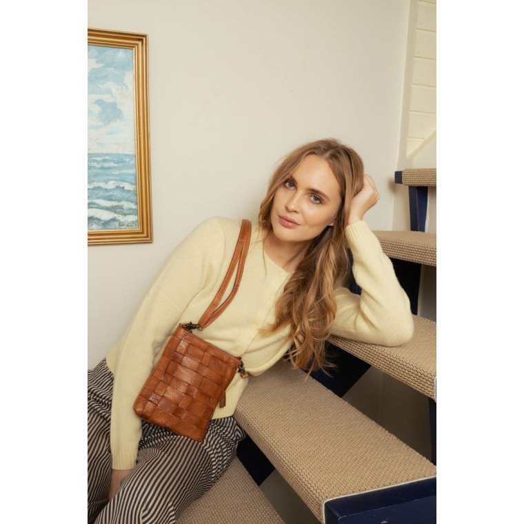 REDESIGNED - Noor Small - Walnut