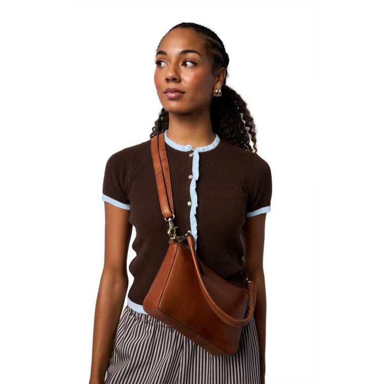 REDESIGNED - Nada - Walnut