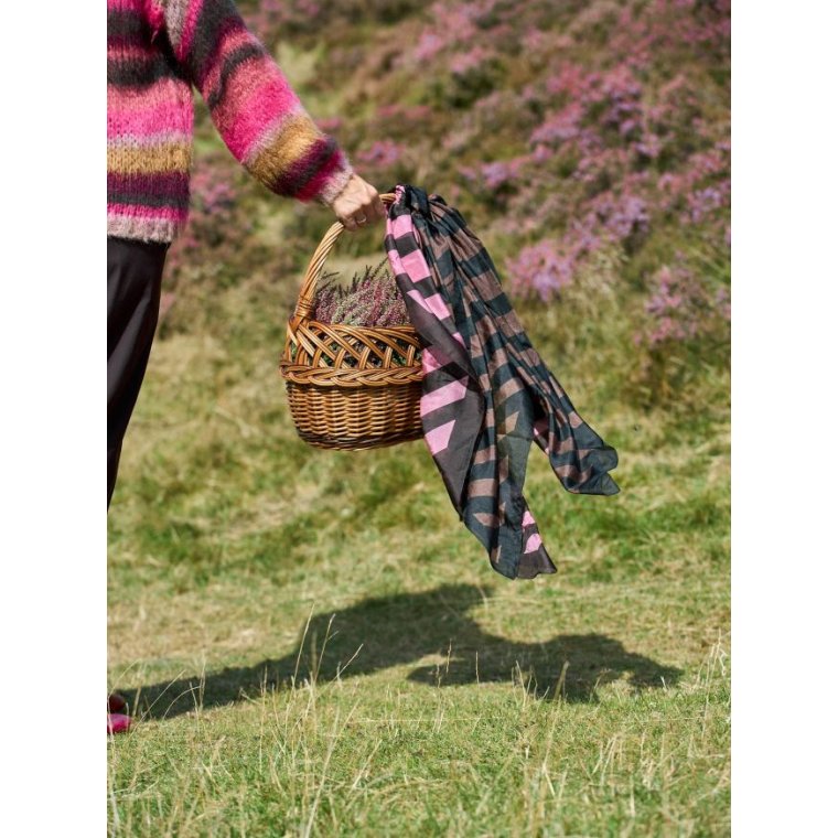 Black Colour - BCNALIRA silk scarf - Winter Rose