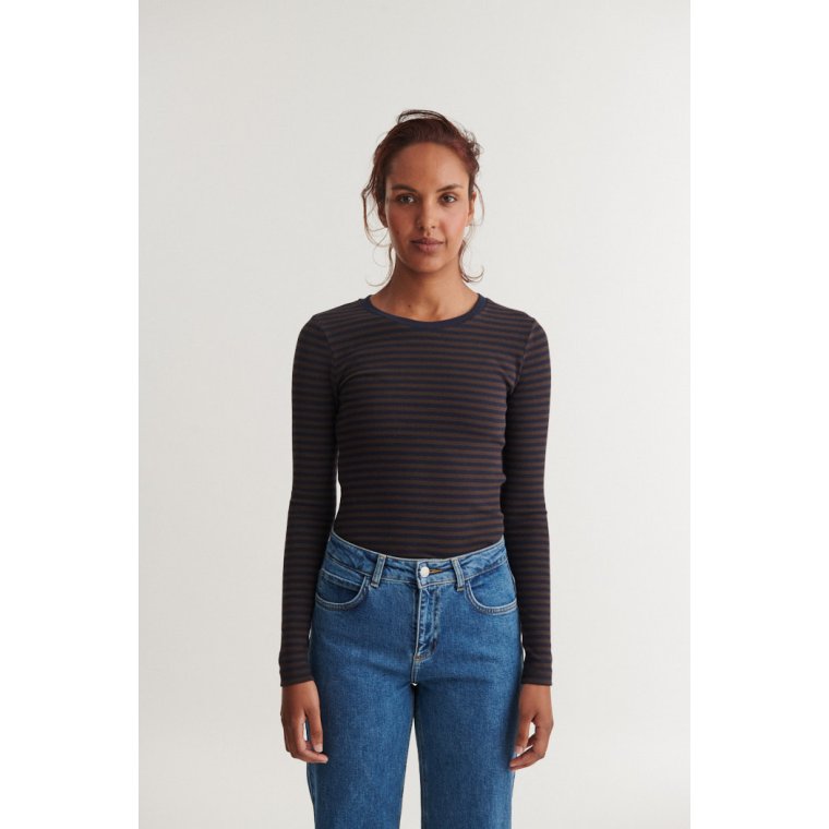 BASIC APPAREL - Ludmilla LS Tee - Chocolate Torte/Black