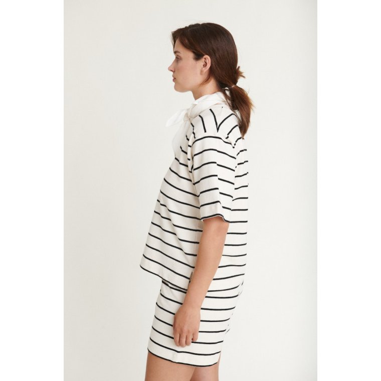 BASIC APPAREL - Anneli Oversized Tee - Birch/Black