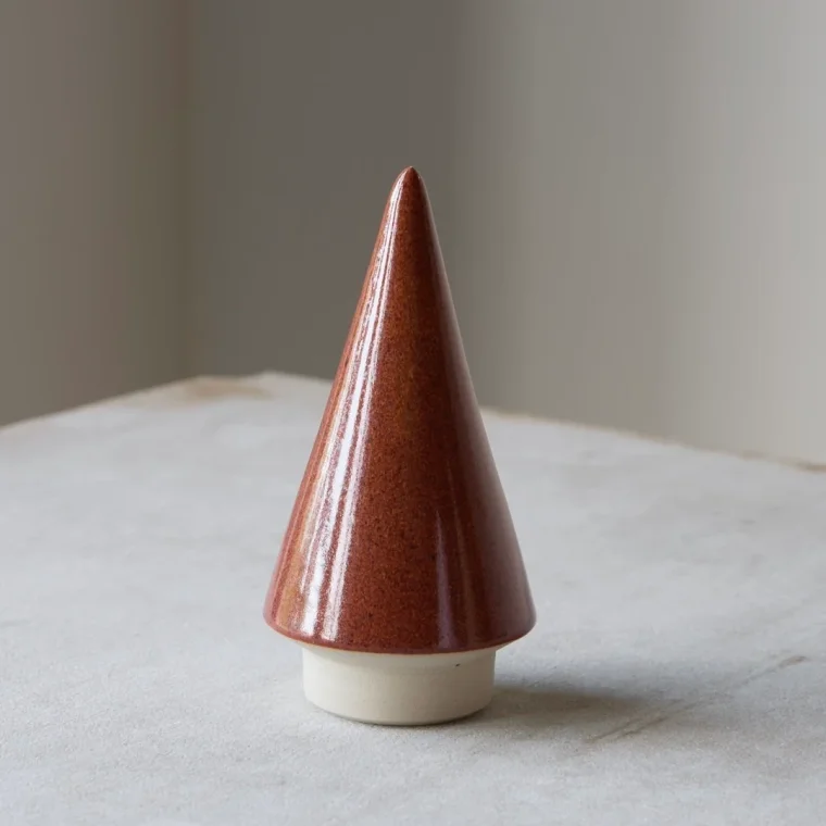 Julie Damhus Studio - Juletr brndt