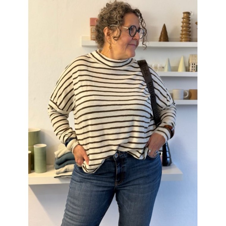 By Basics - 4025 wide shirt w/turtleneck - raw white/chestnut