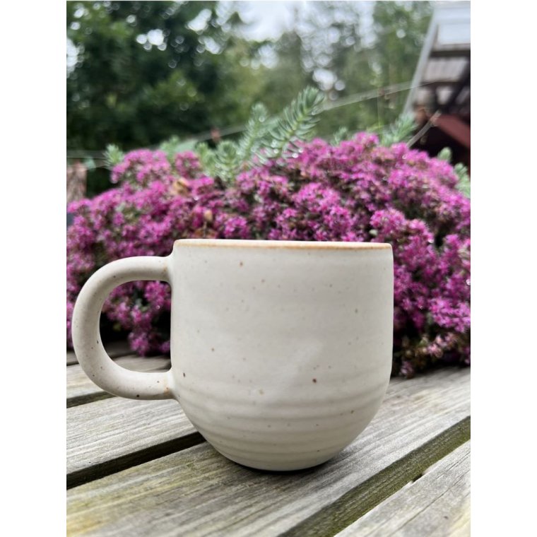 Julie Damhus Studio - OKTOBER hndlavet kop