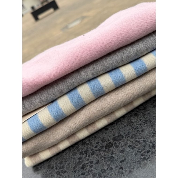 LULU�S LOVE - Cashmere small scarf - rose