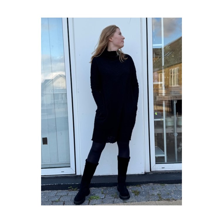 By Basics - 7501 dress wide roll neck - Black