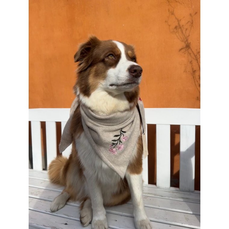 LULU�S LOVE - Cashmere small scarf flower - beige