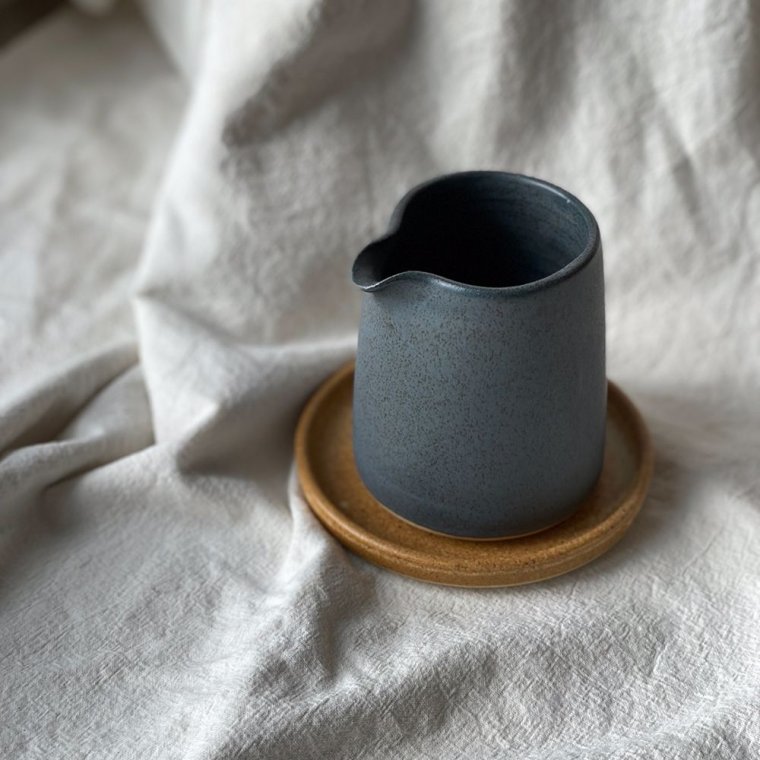 Julie Damhus Studio - Oda Hndlavet Mlkekande