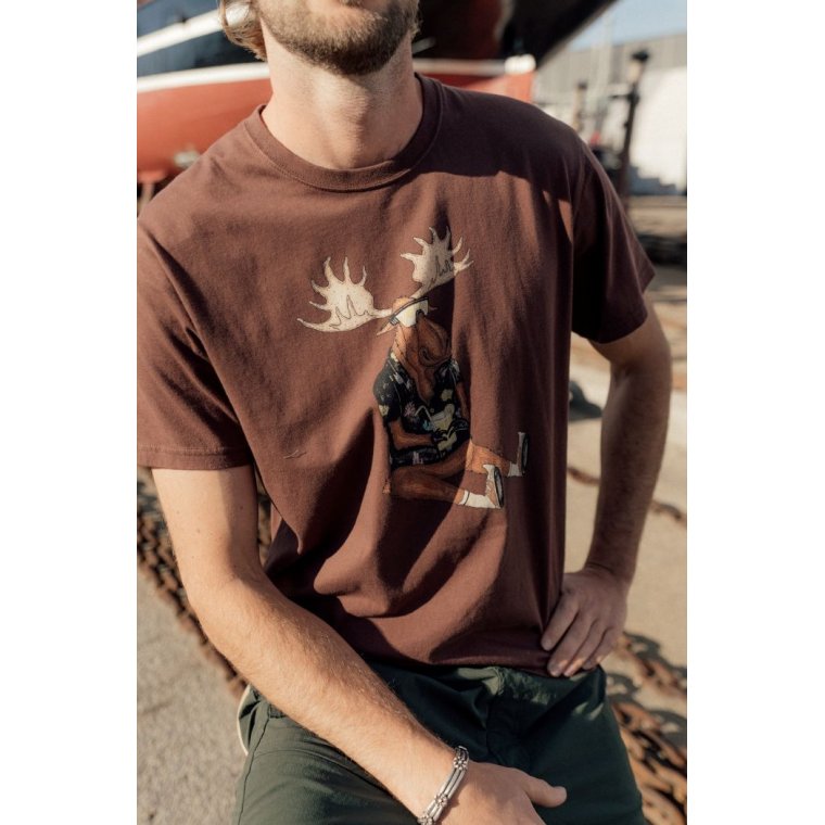 LAKOR - Booze Moose T-shirt - Chicory Coffee