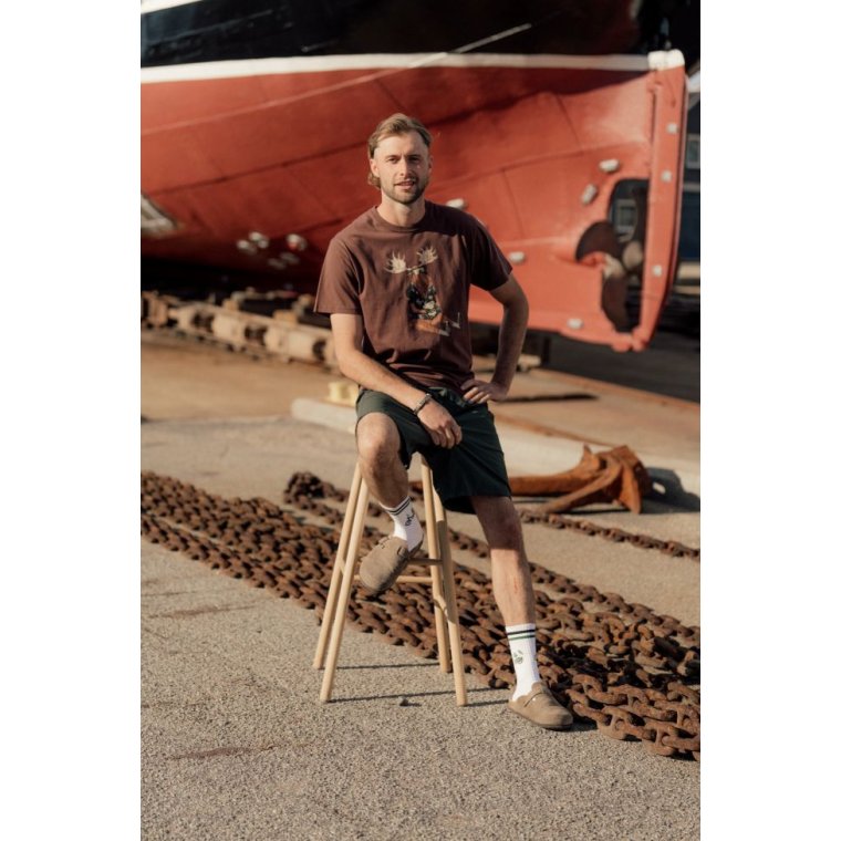 LAKOR - Booze Moose T-shirt - Chicory Coffee