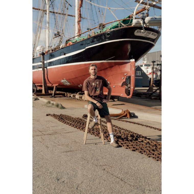 LAKOR - Booze Moose T-shirt - Chicory Coffee