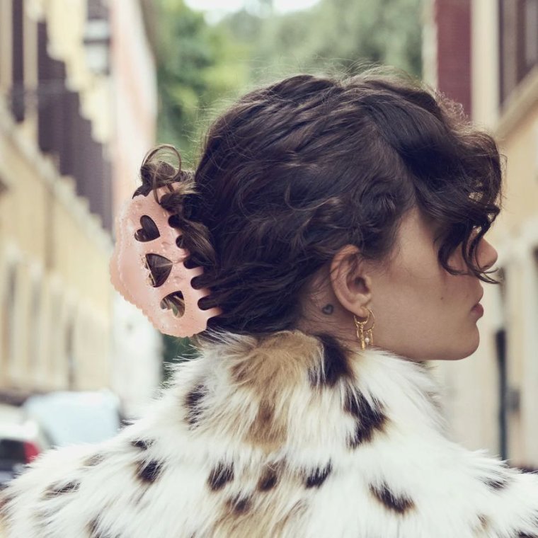 Maanesten - Adriana Hairclaw Blush - Blush