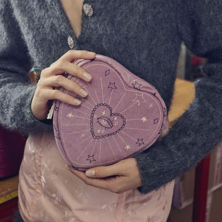 Maanesten - Heart Makeup Bag Purple Magic Heart