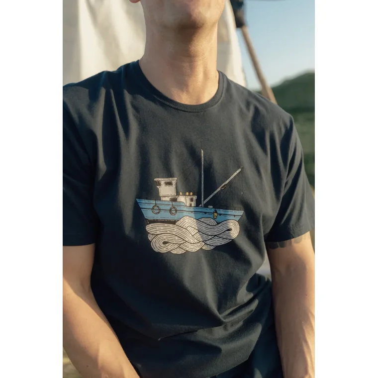 LAKOR - Fishing Vessel T-shirt - Blueberry
