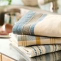 IB LAURSEN - Viskestykke Celine hvid m/blt og beige indvvet mnster