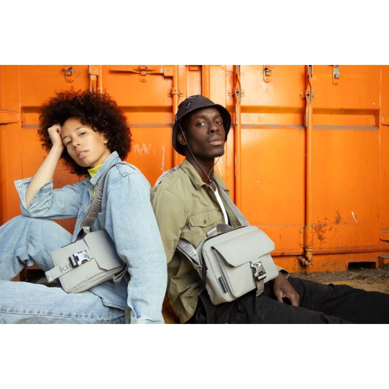 KINTOBE - NICO CROSSBODY BAG - Chrome Grey