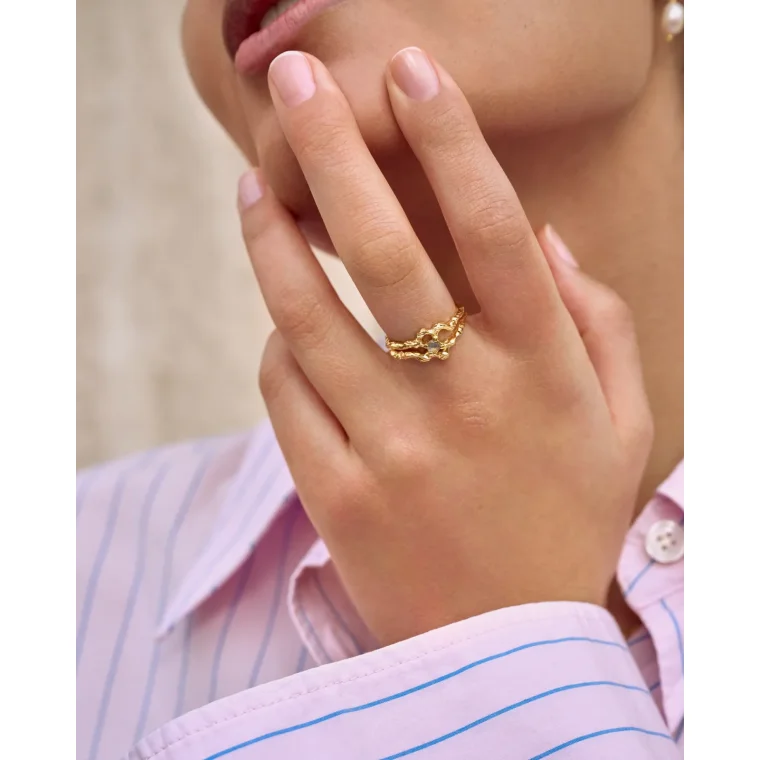 Maanesten - Shelly Ring