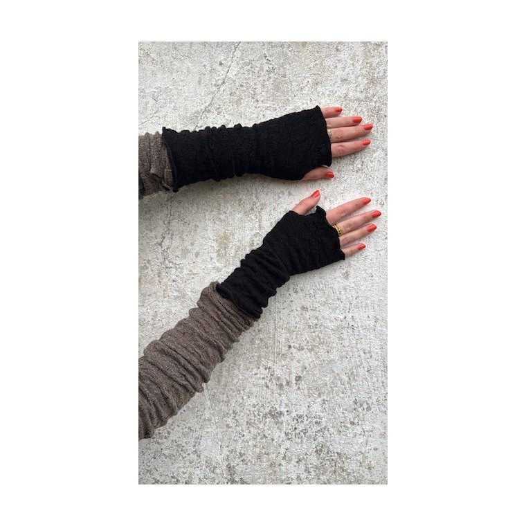 By Basics - 1504 Bubble Wool wrist warmer - Black